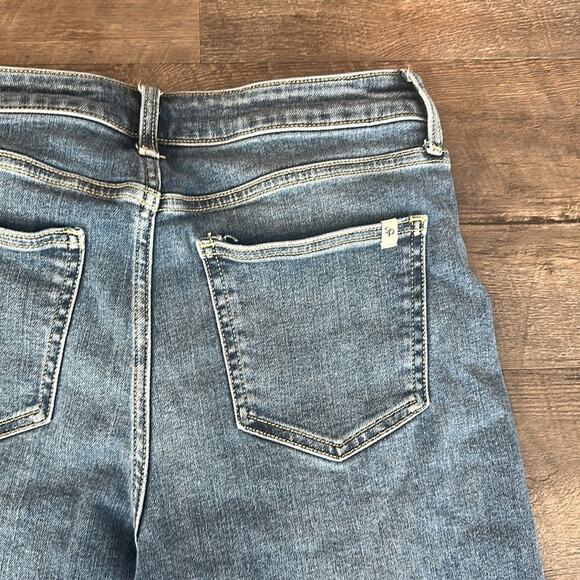 Sneak Peek 30 Medium Wash High-Rise Frayed Hem Carpi Jeans - Picture 8 of 8